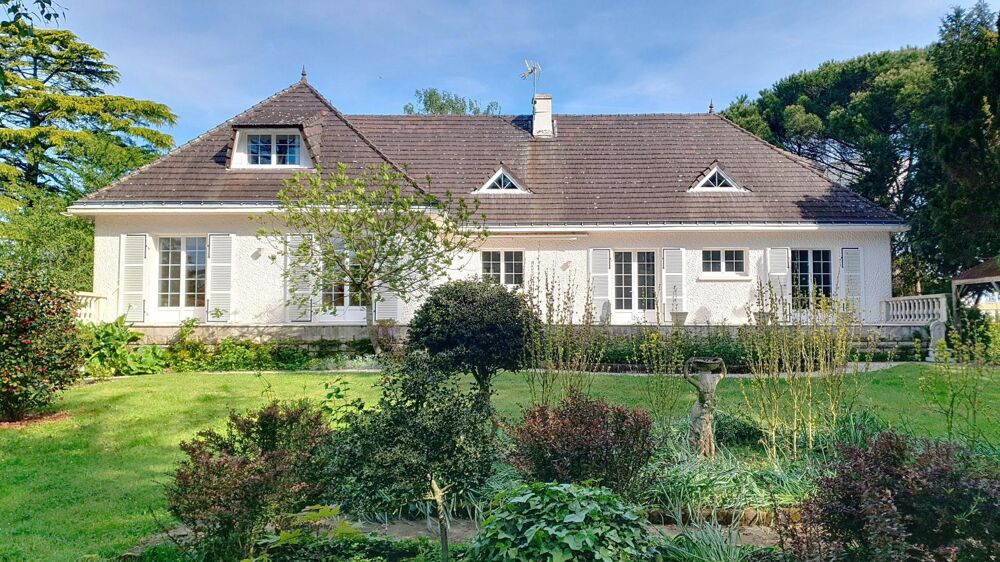 Exceptionnelle propriété de 370 m2 intégralement rénovée !