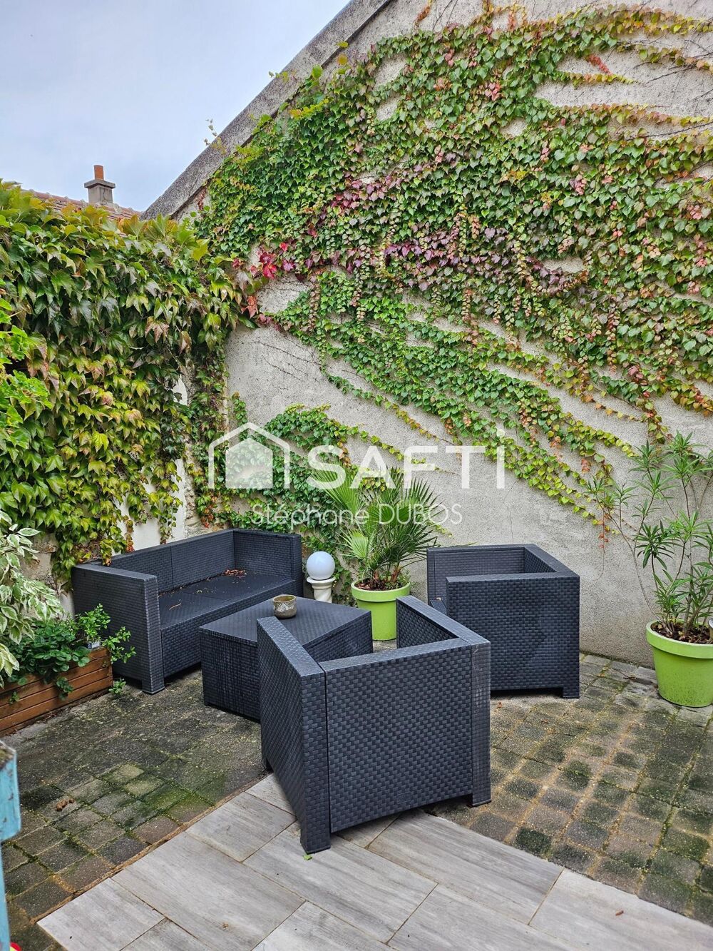 CHARMANTE MAISON DE VILLE AVEC SA TERRASSE SANS VIS-A-VIS