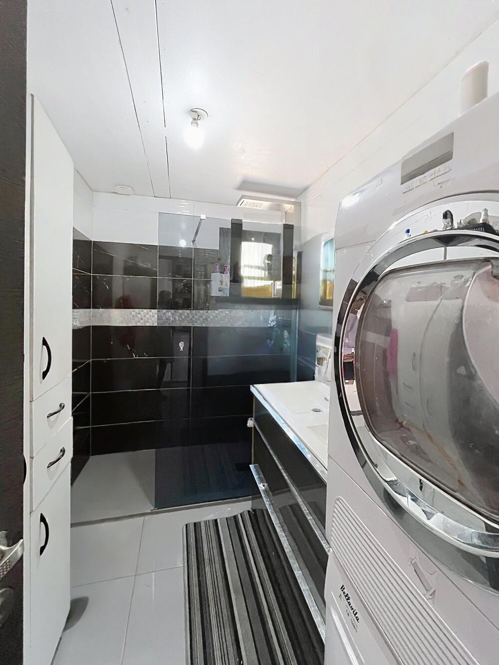 Ensemble immobilier - deux maisons louées sur un terrain 1 434m²
