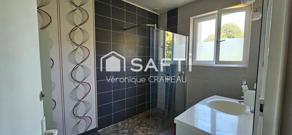 Vente Maison Maison de ville, 2 niveaux, 3 chambres, garage double et extérieur proche tous services La roche-sur-yon