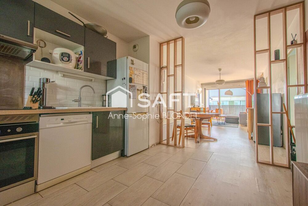 Vente Appartement BORDEAUX BASSINS A FLOTS Appartement 2 chambres, balcon, parking Bordeaux