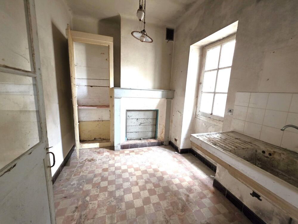 Vente Maison Maison ancienne de bourg à rénover intégralement ! Vernoil-le-fourrier