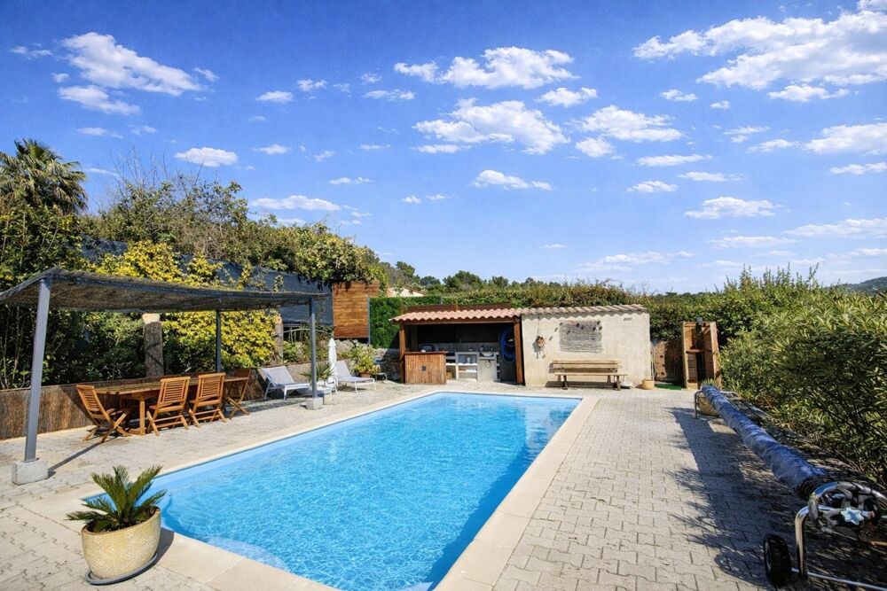 Vente Maison VILLA COUP DE CŒUR  155 m2 + PISCINE + VUE DÉGAGÉE + 1 290 m² DE TERRAIN AVEC PUITS !! Bagnols-en-foret