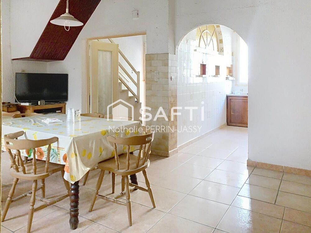 Vente Maison Quartier du Champs de Mars, dans une rue calme, maison de ville à rénover Beziers