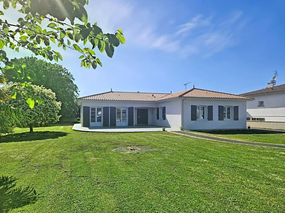Vente Maison Maison coup de coeur plain pied 4 chambres dependances et grand terrain Tonnay-charente