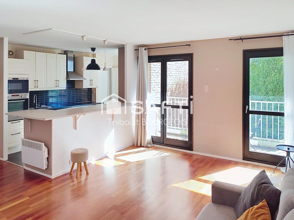 Appartement 4 pièces avec balcons, ascenseur et parking  Gagny Centre