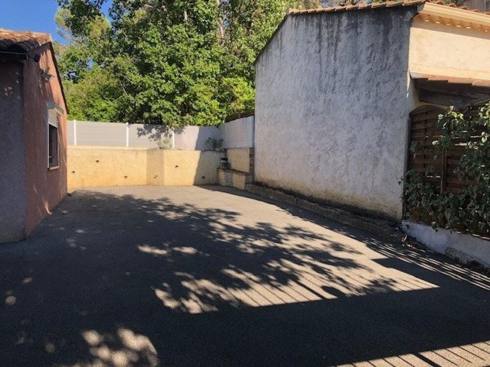 Villa dans quartier résidentiel calme