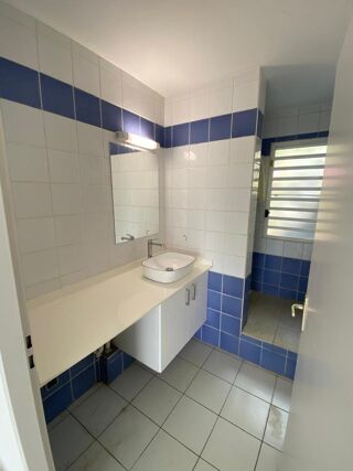  Appartement à louer 3 pièces 57 m² Schoelcher