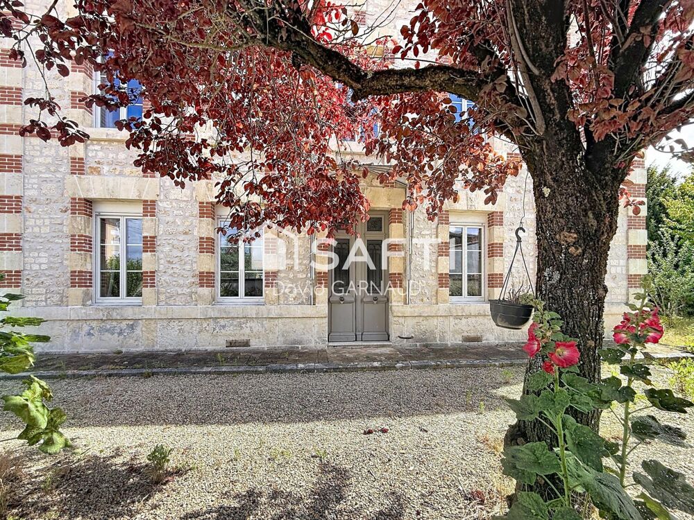 COUP DE COEUR ASSURÉ  Demeure de caractère au coeur de Châteauneuf-sur-Charente
