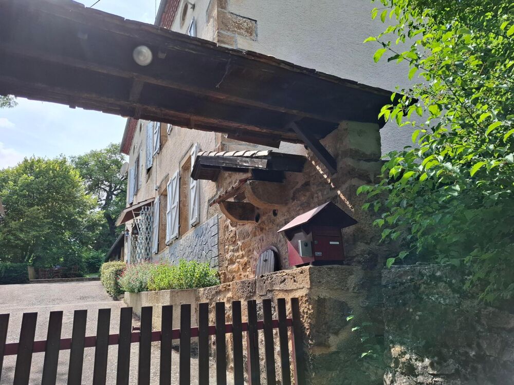 Vente Maison Jolie maison de caractère  avec superbe dépendance, proche du chemin de Saint Jacques de Compostelle Figeac