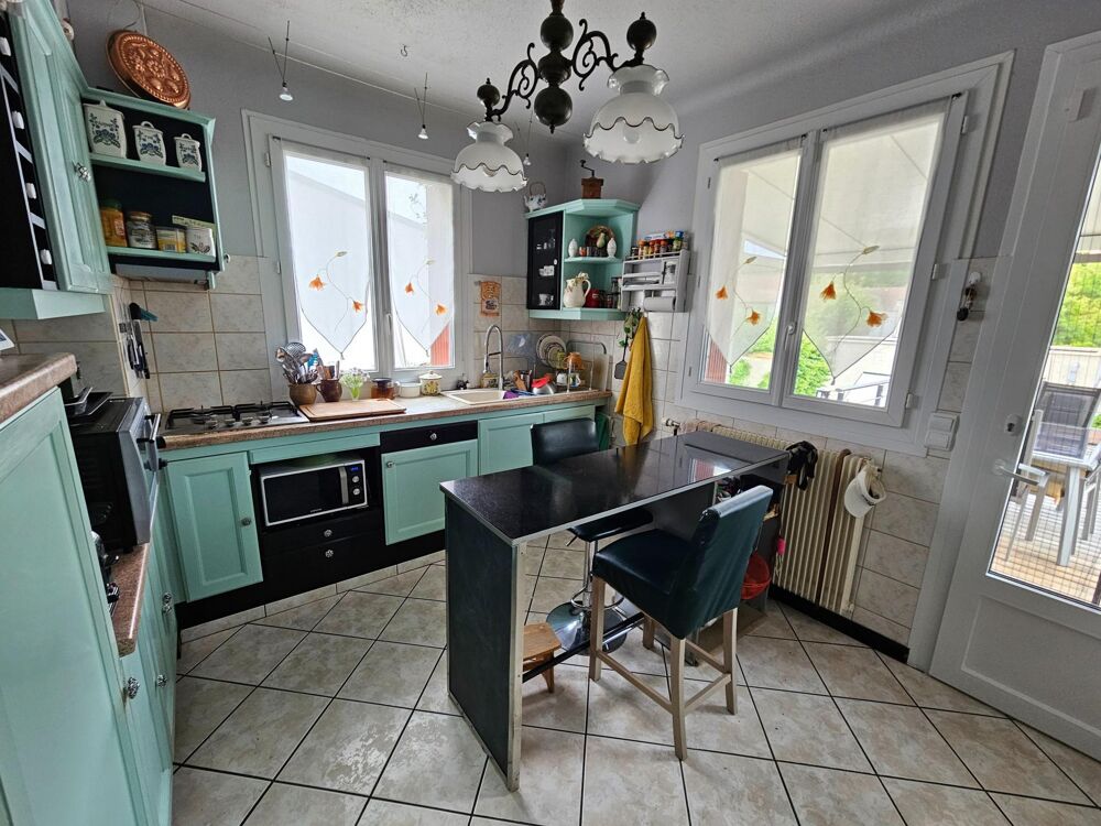 Vente Maison Maison 200 m² Bellerive proche Pont Jacques Chirac et des commodités  Secteur calme et résidentiel Bellerive-sur-allier