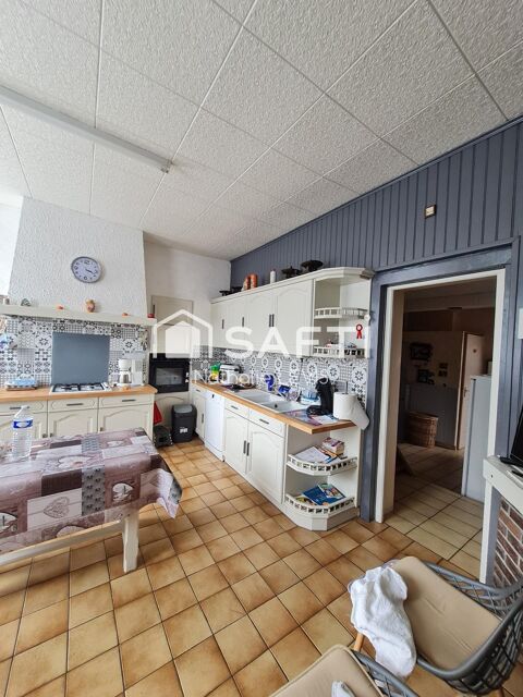   IMMEUBLE A CONFORTER pour investisseurs ou un artisan � la recherche d'ateliers et de parkings Maison - 5 pi�ce(s) - 157 m�