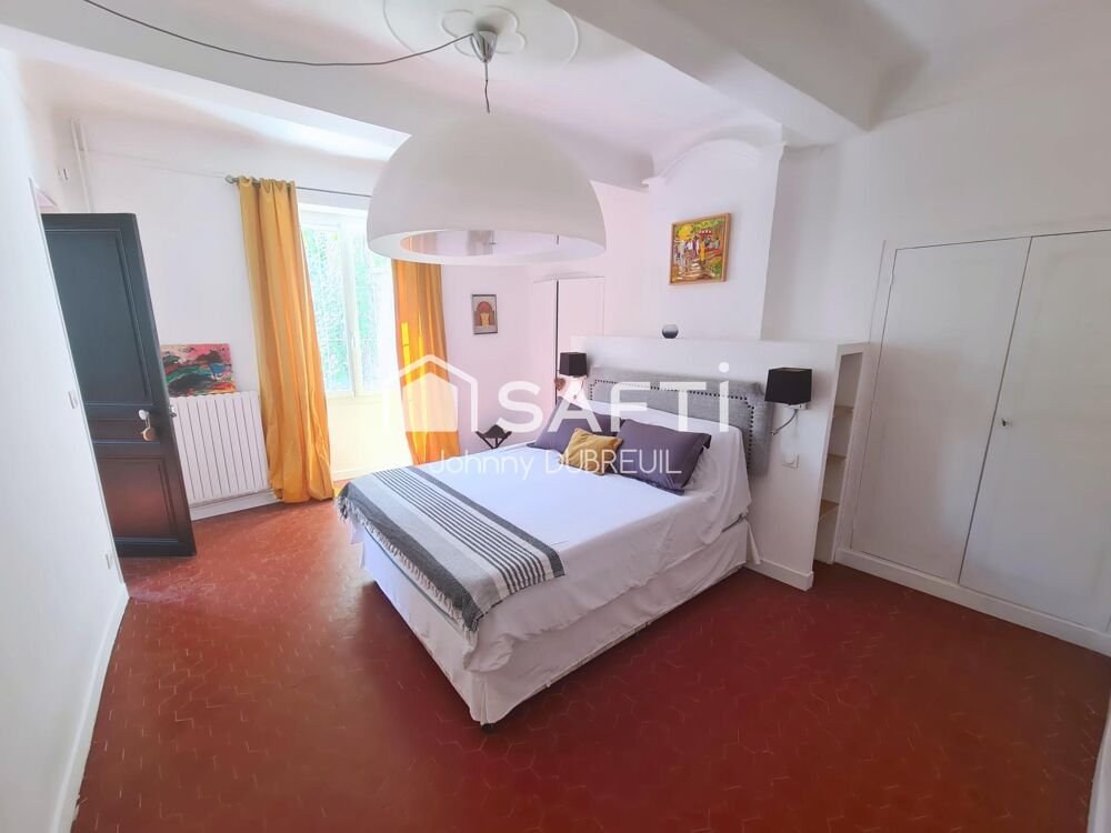 Vente Maison PIGNANS – Hôtel particulier de 300m2 au cœur du village avec jardin et piscine Pignans