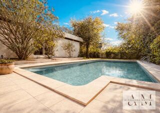 Vente Maison Maison d'architecte de plain pied de 264 m² édifiée sur parcelle de près de 1000 m². Bordeaux
