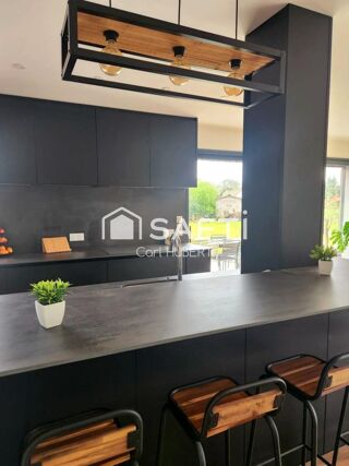  Maison � vendre 8 pi�ces 300 m�