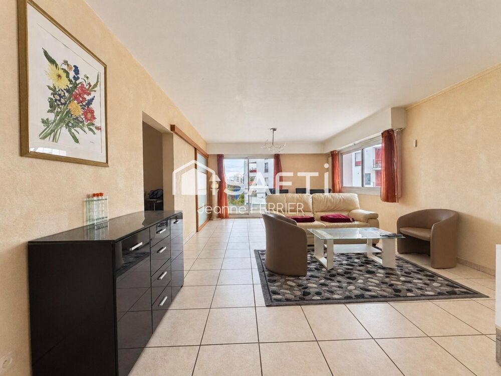 100 m² Beauséjour, 3 chambres, balcon et parking