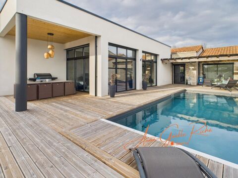   Maison contemporaine de plain-pied, 210 m�, activit� professionnelle possible,piscine Maison - 6 pi�ce(s) - 210 m�