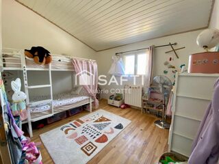  Maison  vendre 9 pices 360 m