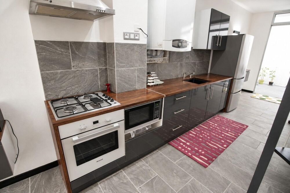 Vente Maison Maison de ville 193 m² avec patio, cave et 4 chambres Saint-vallier