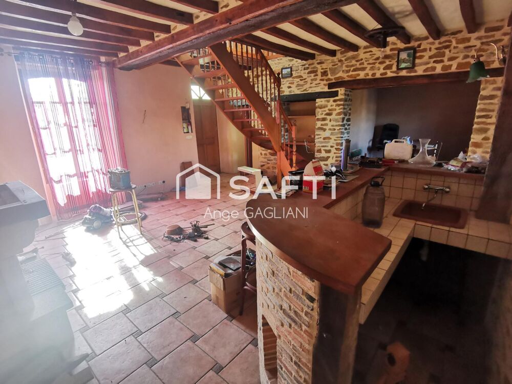 Vente Maison Maison 4 chambres à fort potentiel sur grand terrain à l'entrée de Cossé-Le-Viivien Cosse-le-vivien