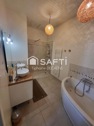  Maison � vendre 15 + pi�ces 310 m�