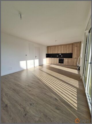  Appartement à louer 4 pièces 82 m²