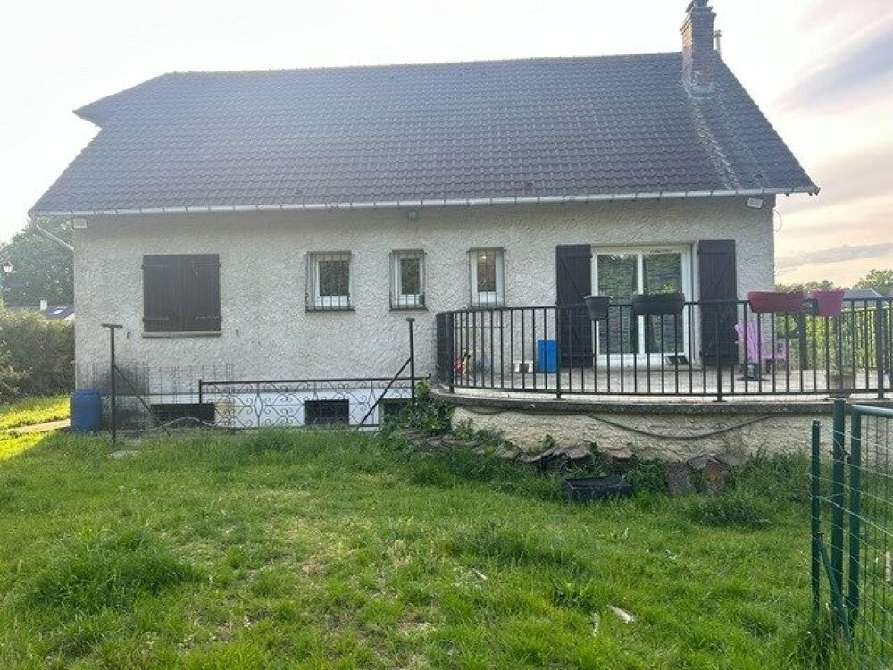 A proximité D'Ezy-sur-Eure découvrez cette maison familiale de 130m² située dans un environnement CHIC et résidentiel. son atout
