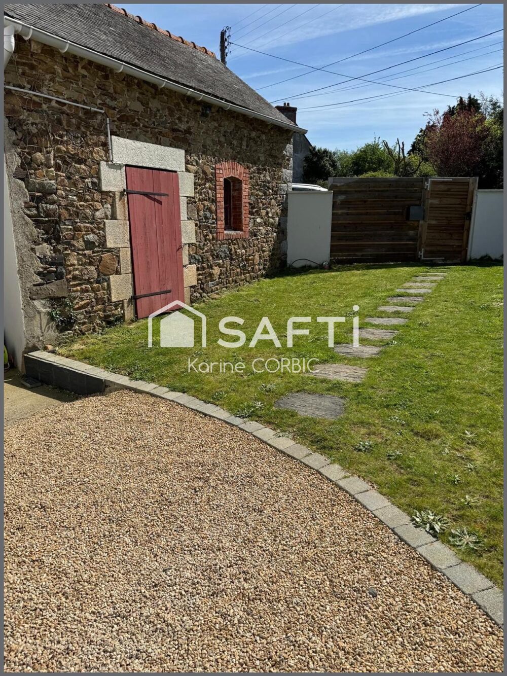Vente Maison Du charme pour cette maison renovée avec dependances garage et atelier, 600m2 de jardin Pordic