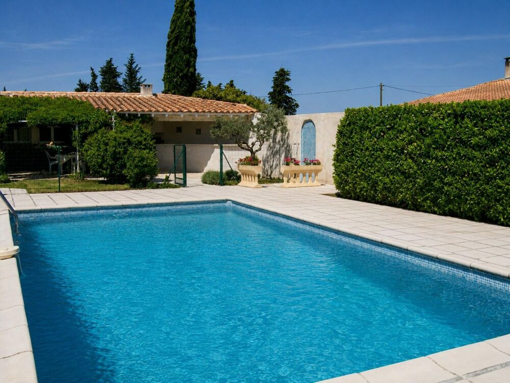Vente Maison Au calme, dans un environnement recherché ! Maison 4 chambres sur un terrain de 1 860 m² exposé plein sud, avec piscine et pool Pernes-les-fontaines