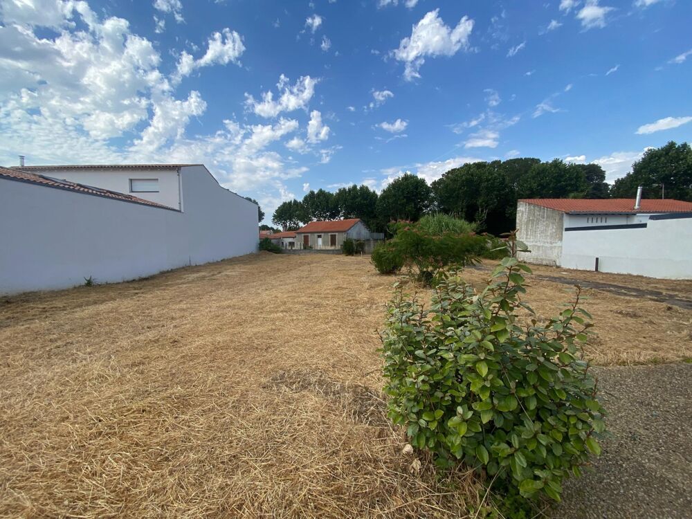 Vente Terrain TERRAIN EMPLACEMENT PRIVILEGIE A DEUX PAS DES COMMERCES - DU LITTORAL - DU PARC D'ANGOULINS ! Angoulins