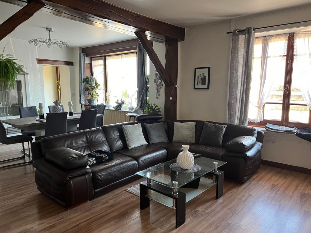Vente Maison Maison de 122 m2, 3 chambres, bureau, garage et jardin. Loulans-verchamp