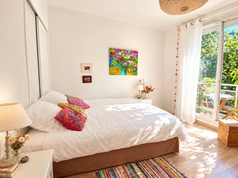 Vente Appartement COUP DE COEUR APPARTEMENT AVEC 2 BALCONS ET GARAGE DANS UN ECRIN DE VERDURE A DEUX PAS DE LA MER ET DU CENTRE ! La rochelle