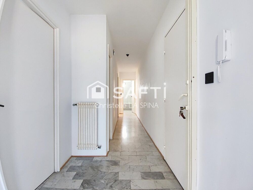 Deux appartements avec vue Tour Magne  Parking  Fort potentiel locatif
