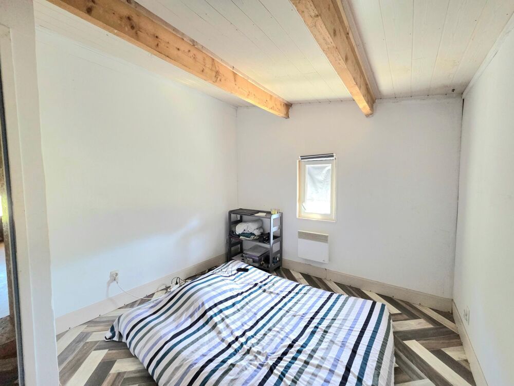 Vente Maison 7.5 hect de terrain, 2 chambres,10 boxes, Hangar Etauliers