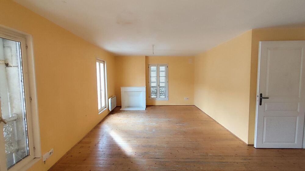 Vente Maison Spécial investisseur : 200 m² centre-ville Saint-jean-d'angely