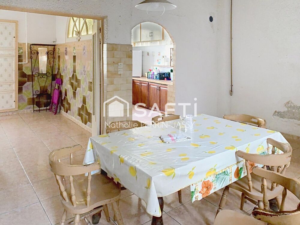Vente Maison Quartier du Champs de Mars, dans une rue calme, maison de ville à rénover Beziers