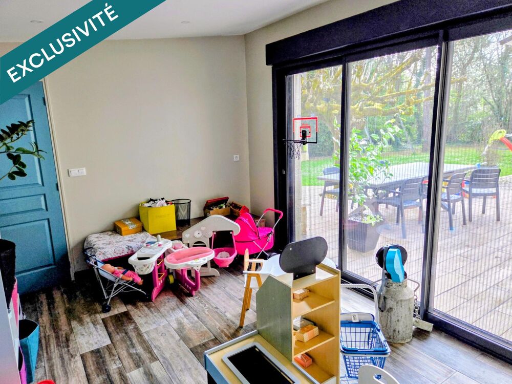 Vente Maison Charmante maison en pierre dans un bel environnement, clos, quatre chambres, trois salles d'eau, jardin et petites dépendances ! Fressines