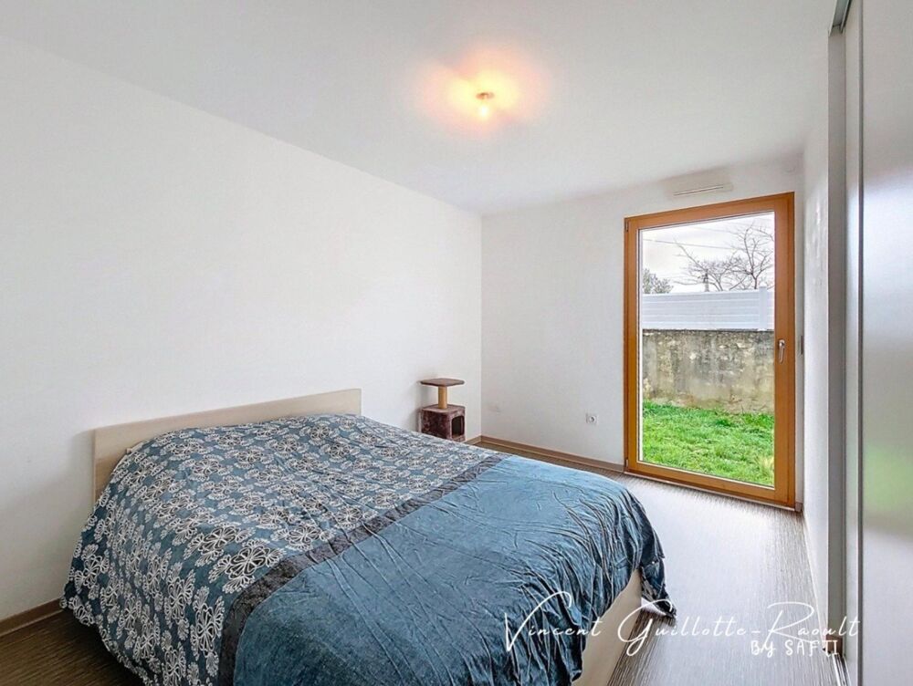 Vente Appartement Appartement T3 64m² - Vendu nu, libre de locataire, idéal pour une résidence principale  - 1 place de stationnement Bouguenais