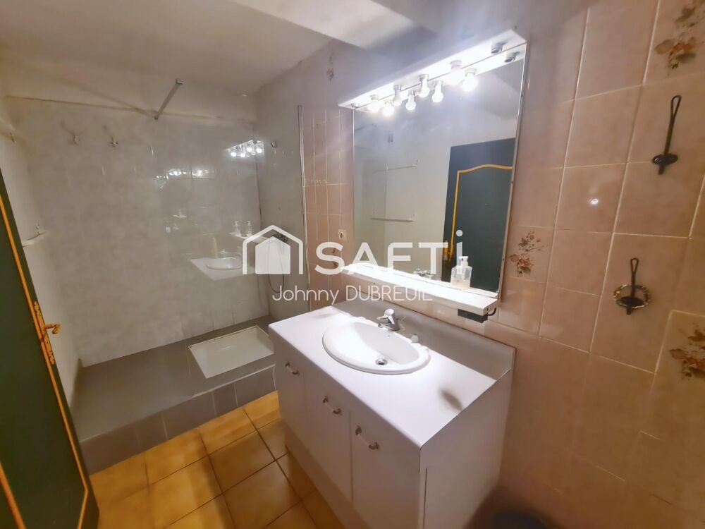 Charmante maison de village T5 au fort potentiel  160 m² sur 4 niveaux au coeur de Pignans