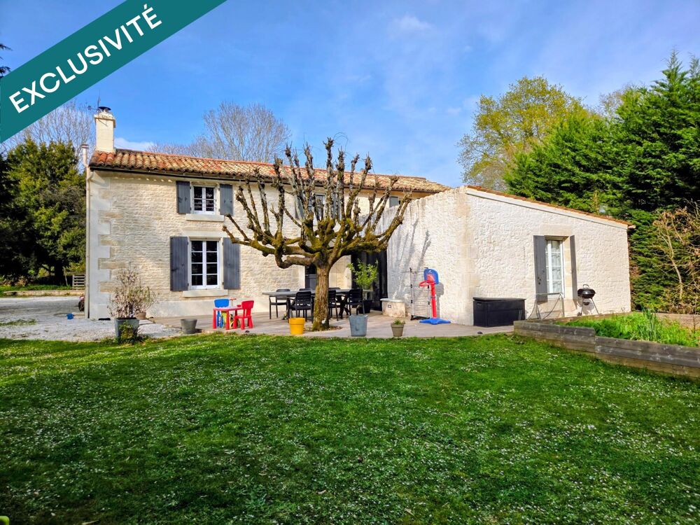Charmante maison en pierre dans un bel environnement, clos, quatre chambres, trois salles d'eau, jardin et petites dépendances !