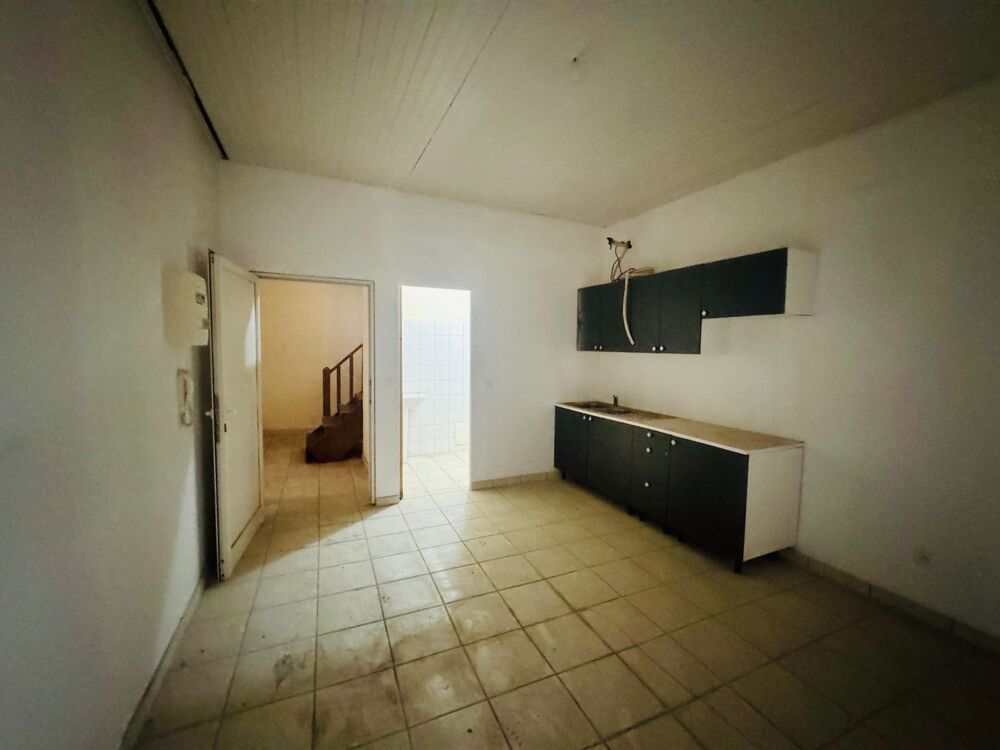 Vente Immeuble immeuble rendement locatif commerces et logement Fort-de-france