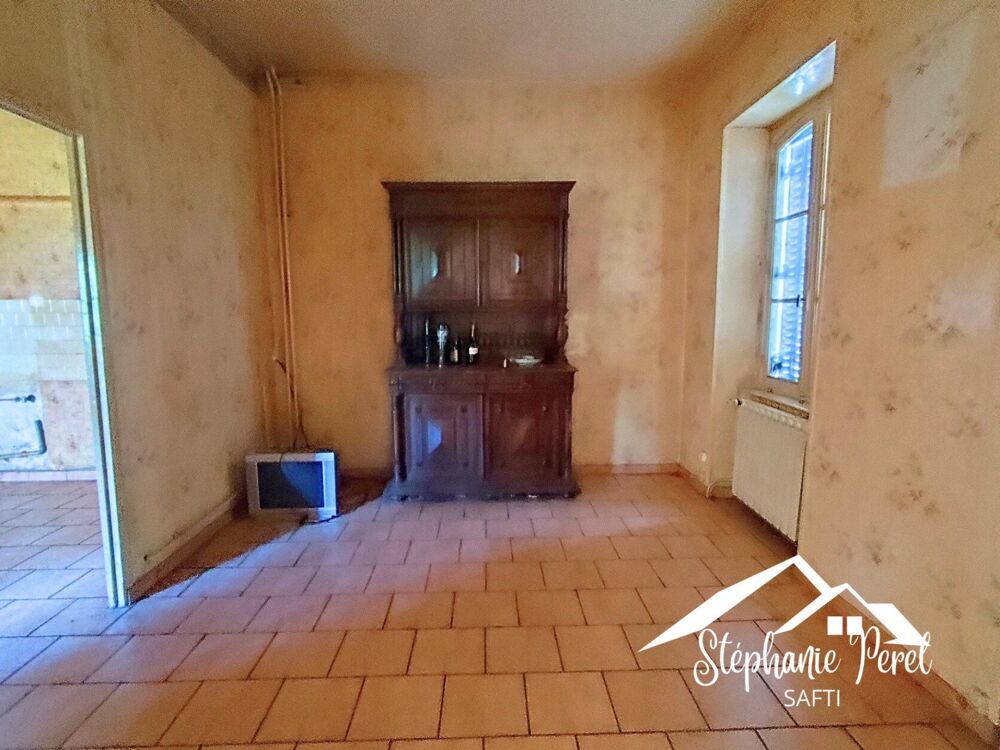 Vente Maison Beaux volumes, potentiel d'aménagement, grand terrain ! La courtine