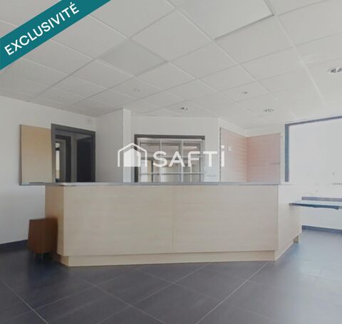   Bien atypique avec belle visibilité à l'entrée de St Gildas des Bois 