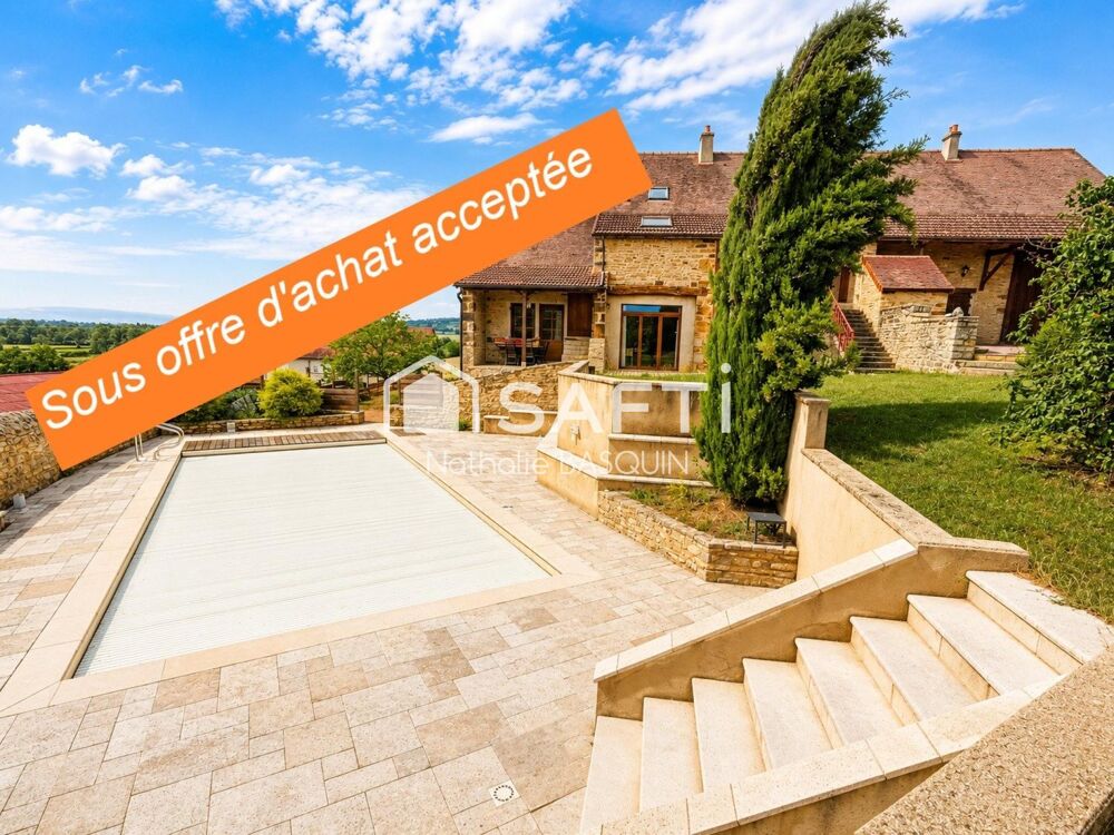 Maison en pierre de caractère 213 m2 avec piscine.
