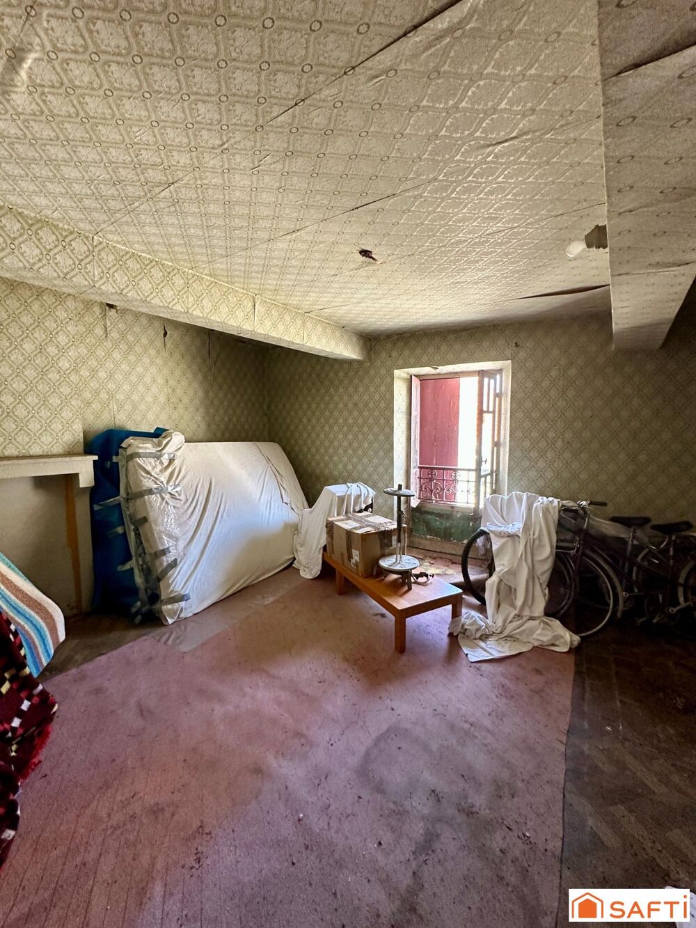 Vente Maison Maison de bourg avec 3 chambres, cave et dépendance Le veurdre