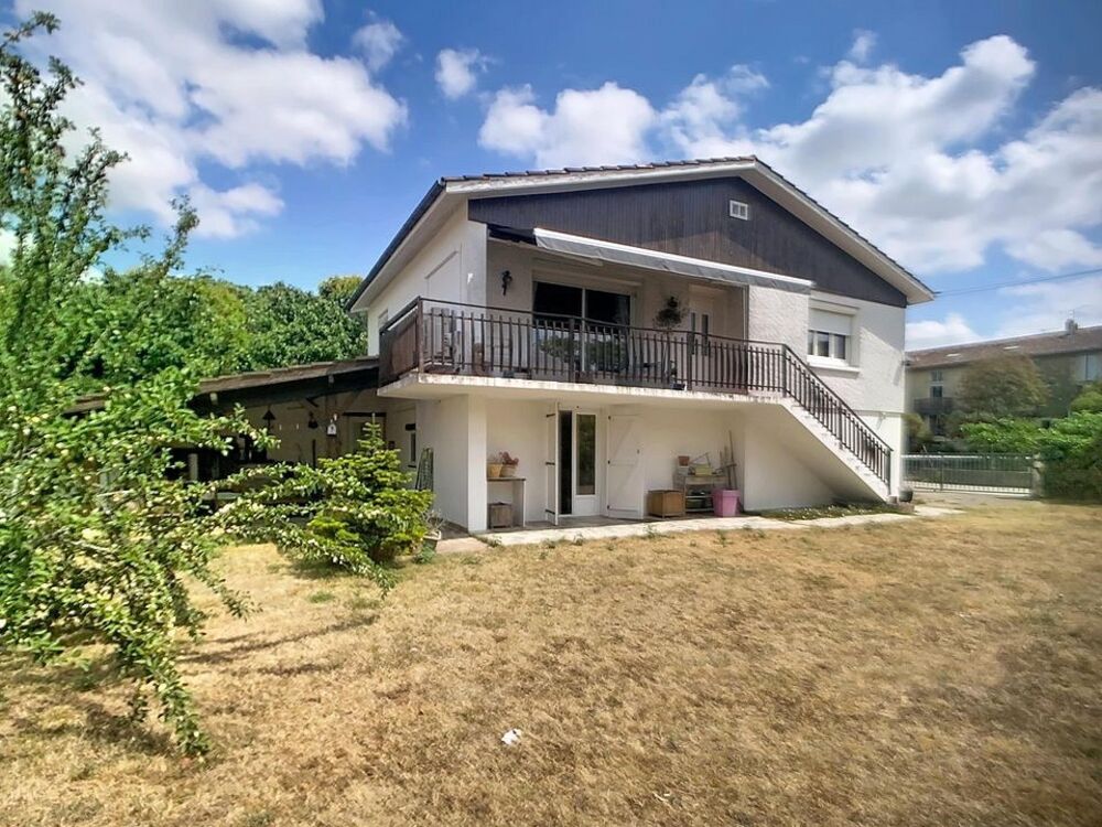 Cette maison ne cherche pas à ressembler aux autres.