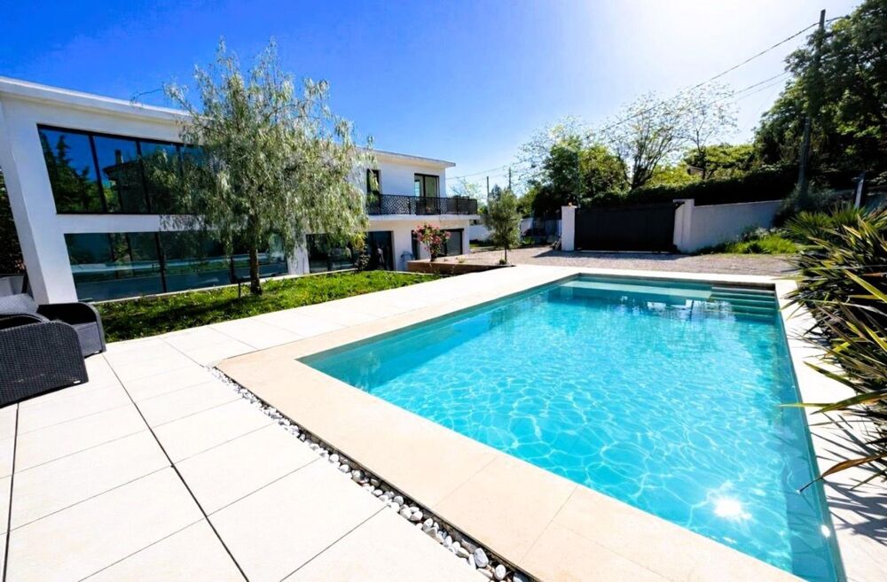 Vente Maison Saint Julien magnifique villa d'architecte 178 m² avec piscine et terrain de 978 m² Marseille 12