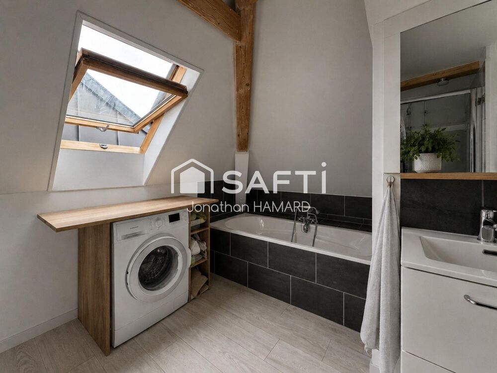 Vente Appartement Nantes centre-gare : le charme d'un dernier étage au calme. Nantes