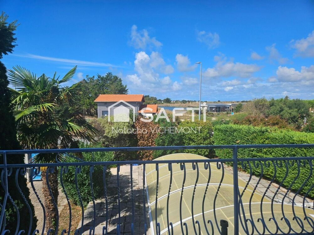 Vente Maison A deux pas de l'ocean, maison atypique de 217m²,5 grandes chambres, piscine et vue sur les marais: une maison aux multiples poss Angoulins