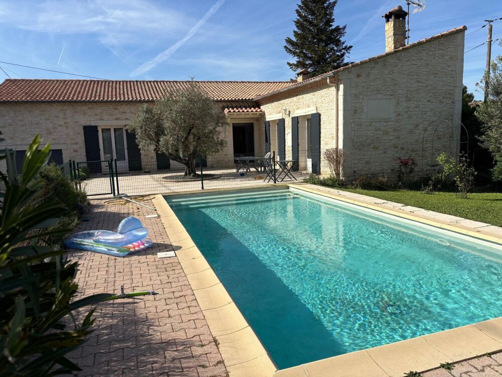 Vente Maison Villa de plain pied avec 5 chambres et une piscine sans vis à vis et au calme. Loriol-du-comtat